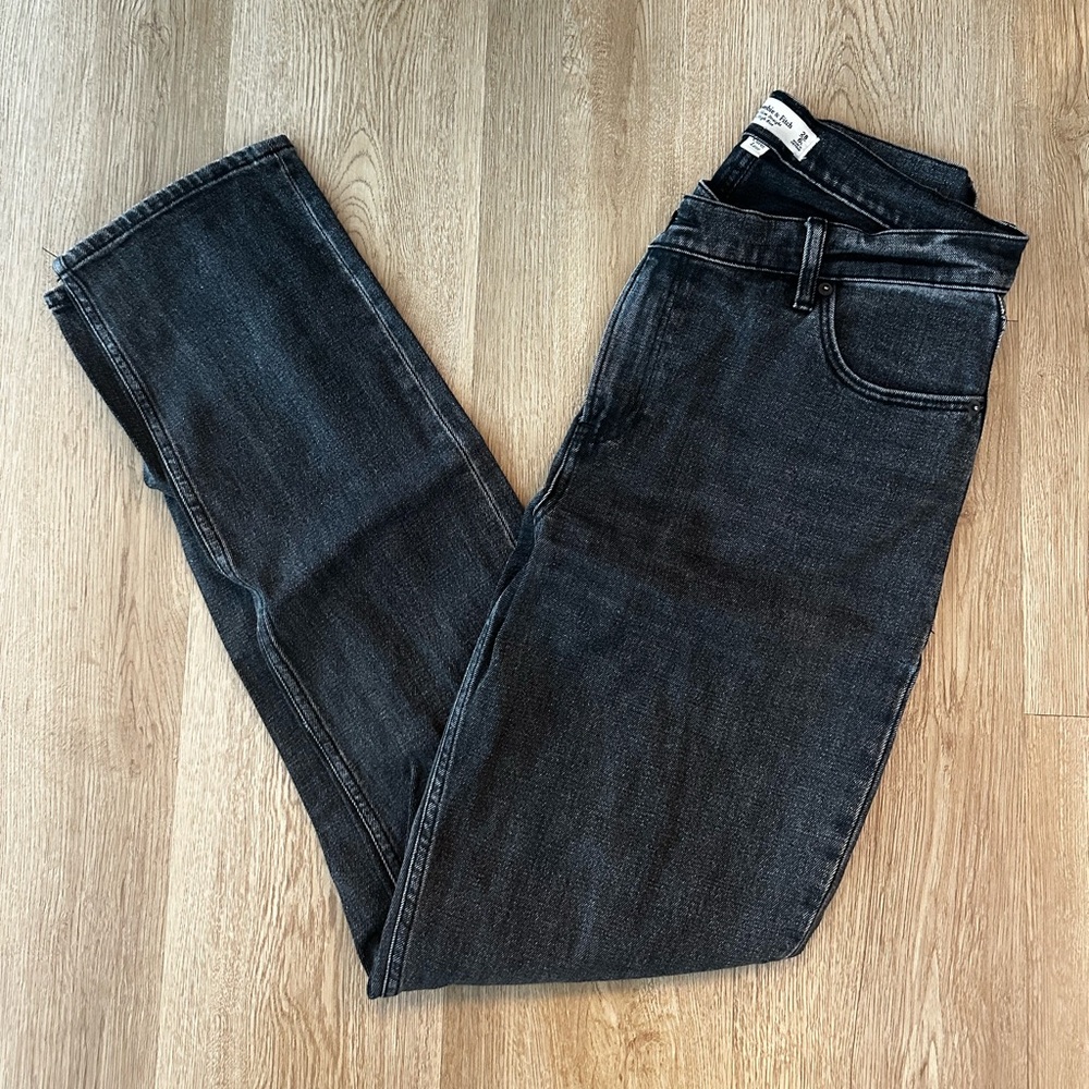 Abercrombie & Fitch 90s Slim Straight Jeans